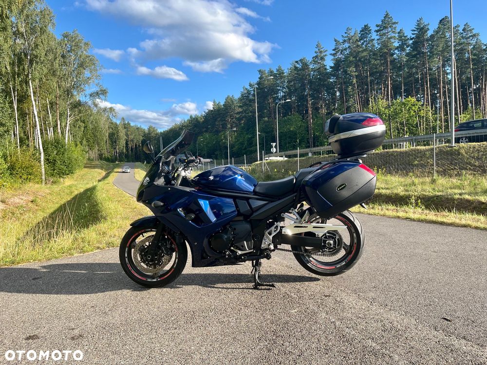 Suzuki GSX - 3