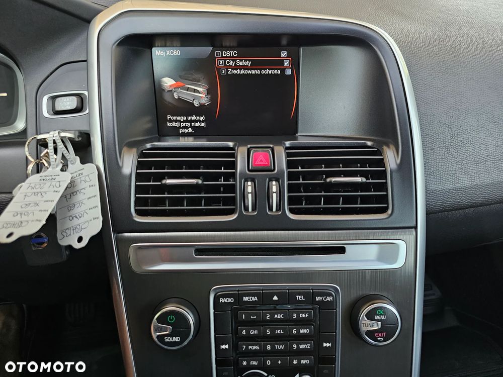 Volvo XC 60 D4 Momentum - 31