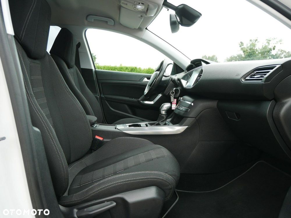 Peugeot 308 BlueHDi FAP 150 Stop&Start Automatik Allure - 25