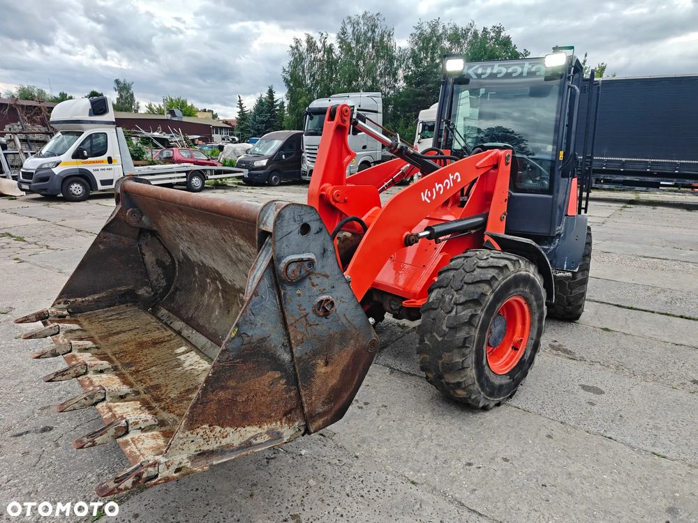 Kubota R090 - 13