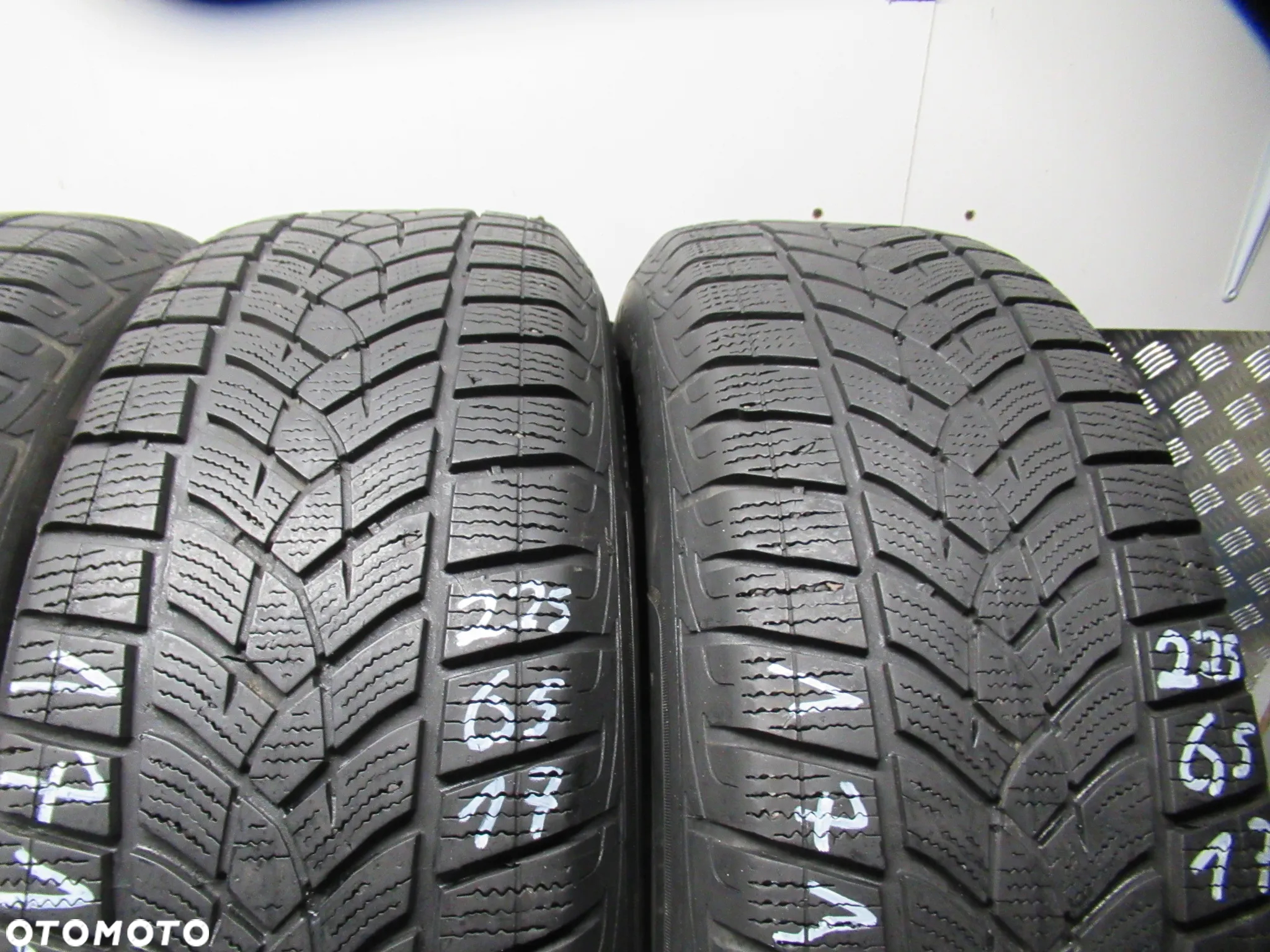 4x Goodyear UltraGrip Performance + SUV 225/65/17 106H nr.17110 21rok - 2