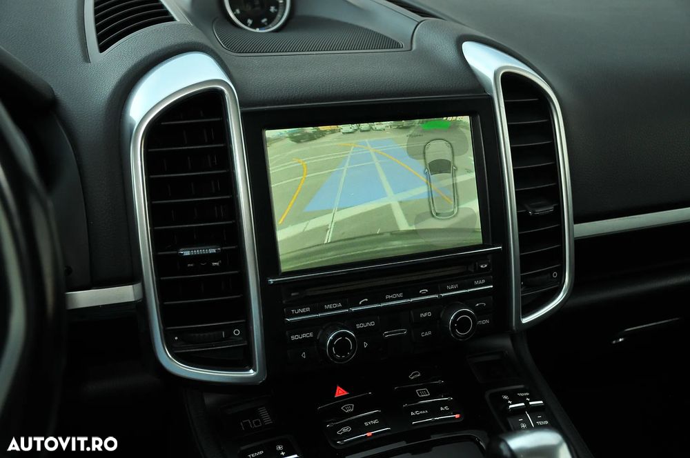 Porsche Cayenne Tiptronic S - 16