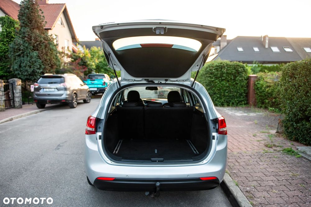Kia Ceed 1.6 GDI DCT Vision - 14