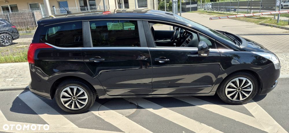Peugeot 5008 - 5