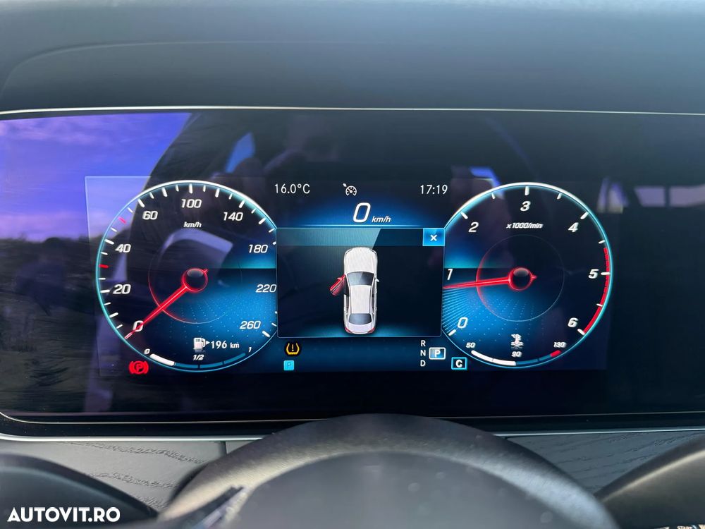 Mercedes-Benz E 220 d 4Matic 9G-TRONIC Exclusive - 6