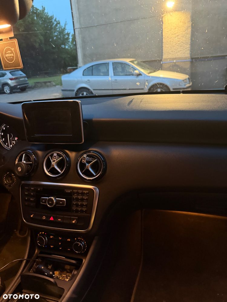 Mercedes-Benz Klasa A 180 (BlueEFFICIENCY) 7G-DCT - 8