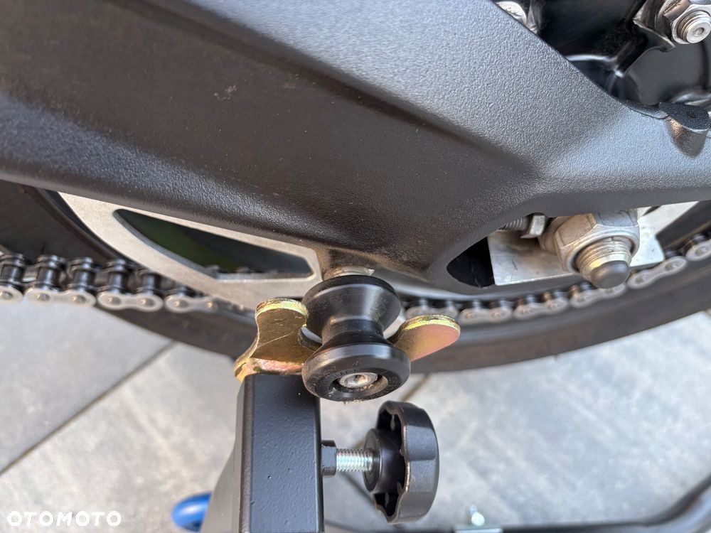 Triumph Street Triple - 20