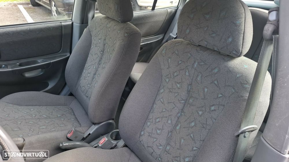 Hyundai Accent 1.3 Confort - 9