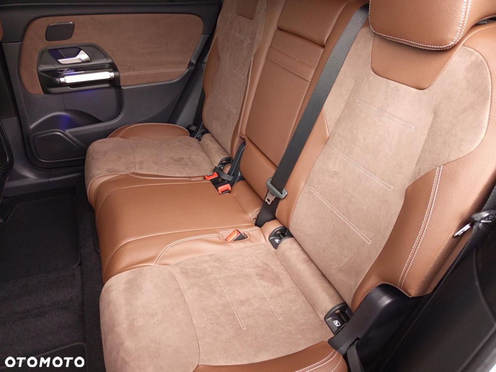 Mercedes-Benz GLB - 10