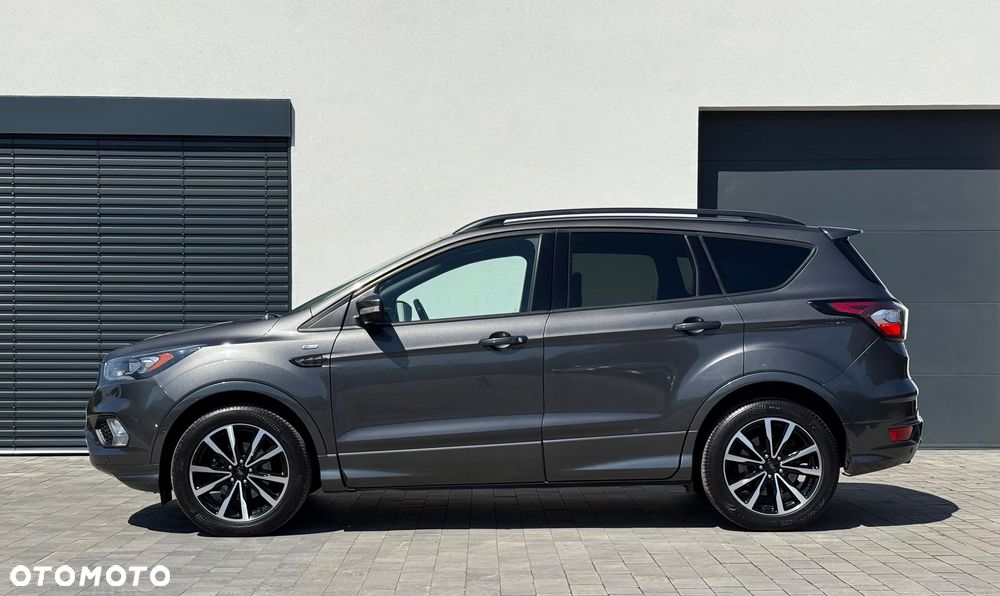 Ford Kuga 1.5 EcoBoost 2x4 ST-Line - 4