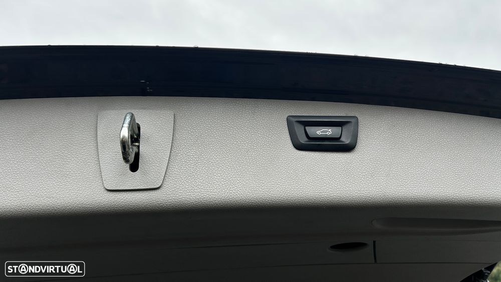 BMW 320 d Aut. Sport Line - 10