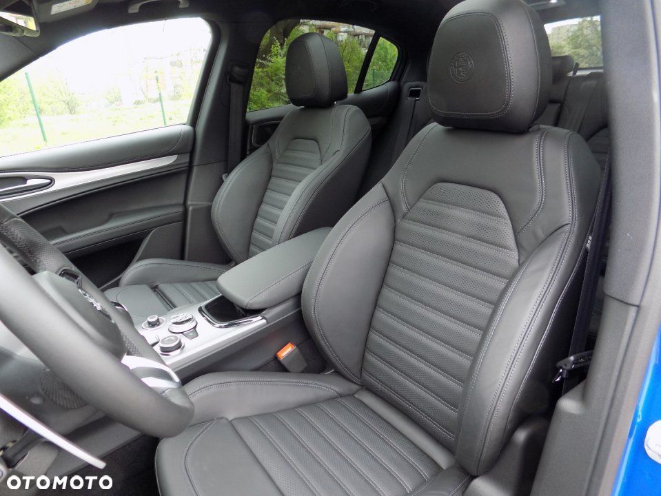 Alfa Romeo Stelvio - 13