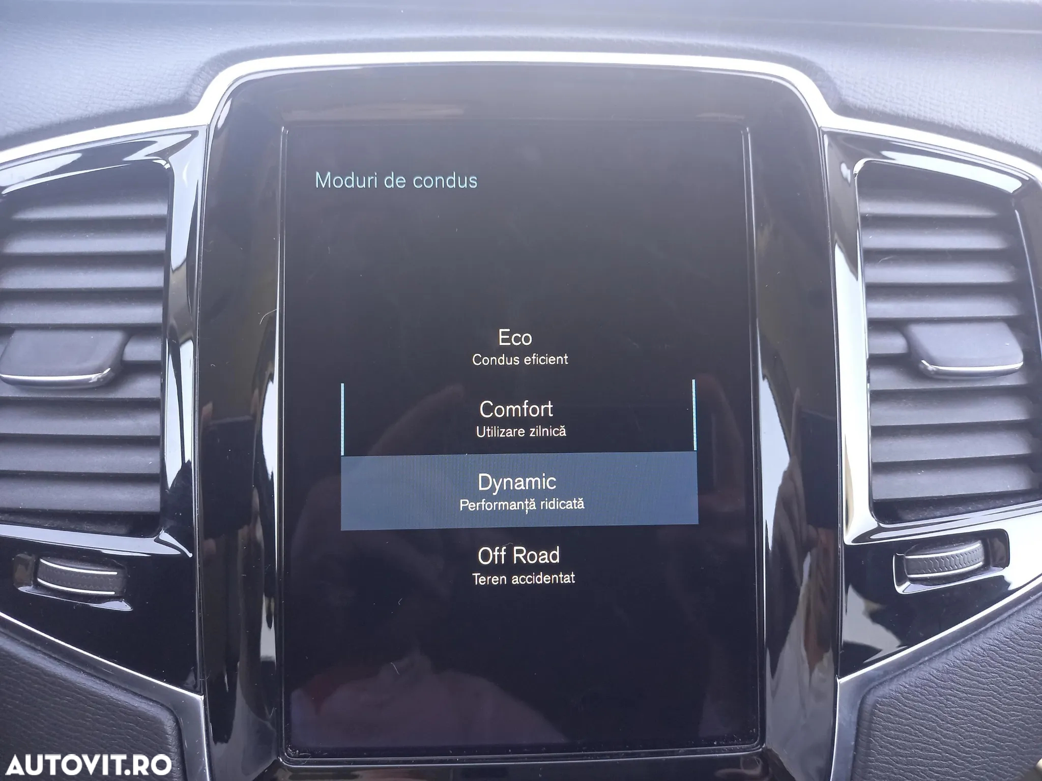 Volvo XC 90 B5 D AWD Geartronic Momentum Pro - 23