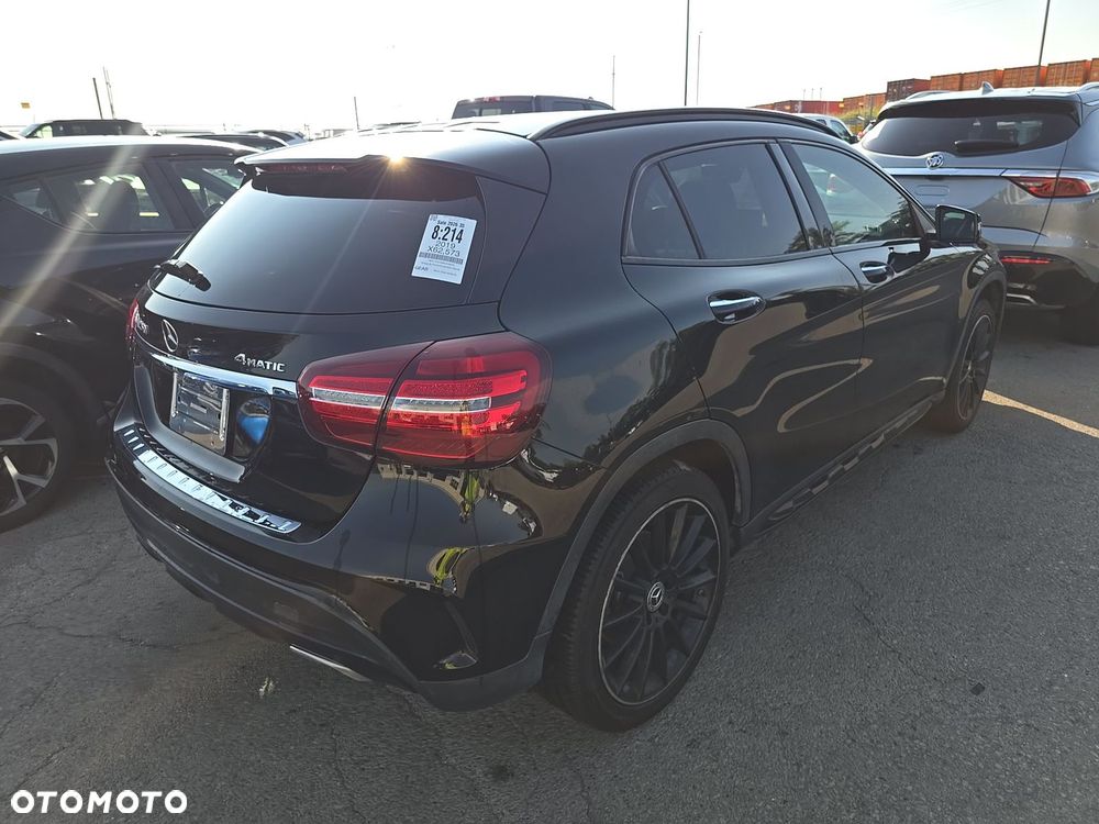 Mercedes-Benz GLA 250 4Matic 7G-DCT AMG Line - 4