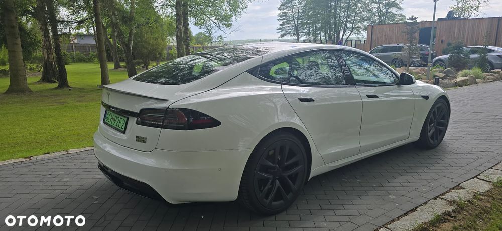 Tesla Model S - 5