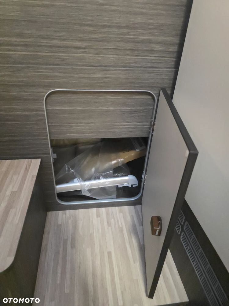 McLOUIS MC4 860 - MODEL 2026 -AUTOMAT ZIMOWY  5 osobowy, 6.99m  PoŁintegra 2x łóżko Elektryczne - 38