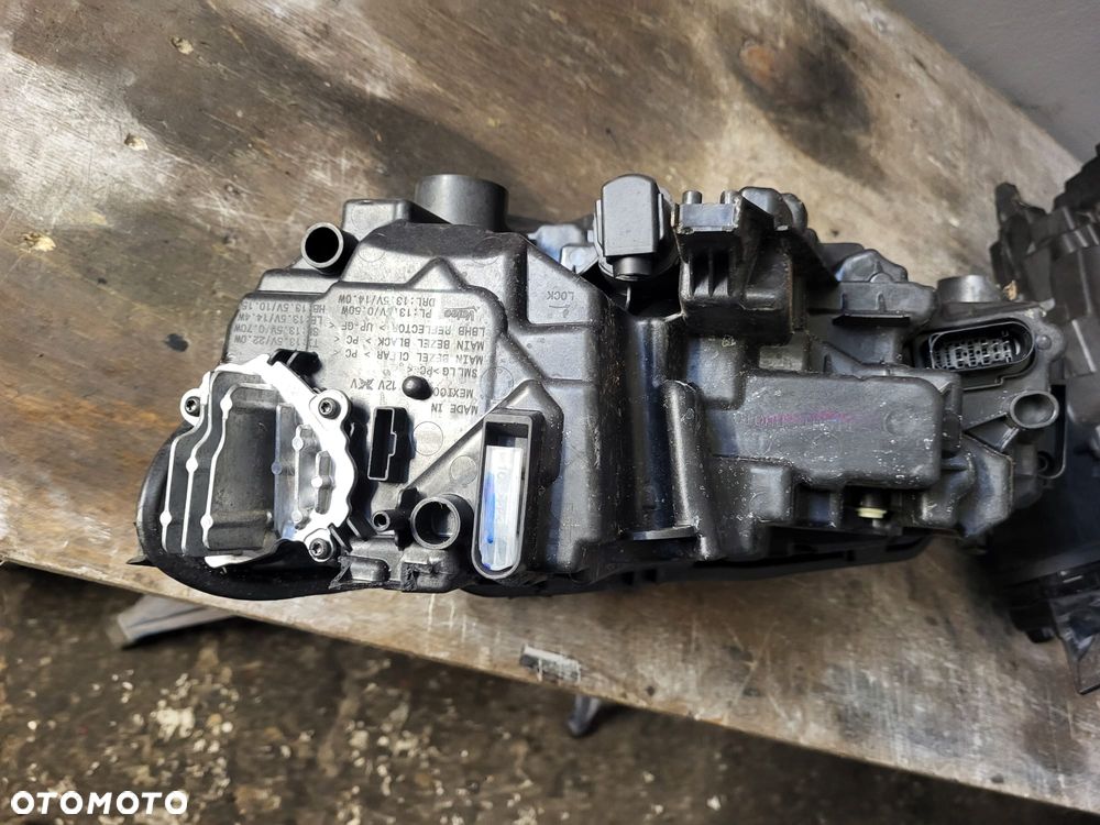 volkswagen jetta  2025rok lampy przód uszkodzone - 1