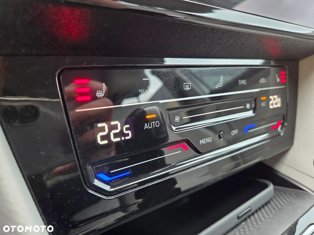 Volkswagen Passat 2.0 TDI 4Mot Elegance DSG - 34