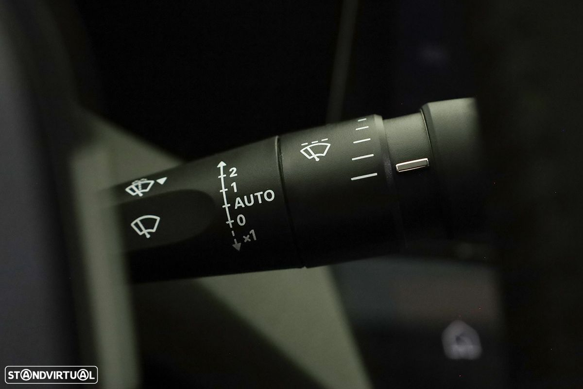 Peugeot 408 1.6 Hybrid Allure e-EAT8 - 18