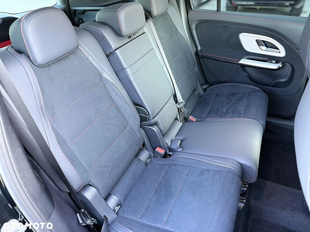 Mercedes-Benz GLB - 31