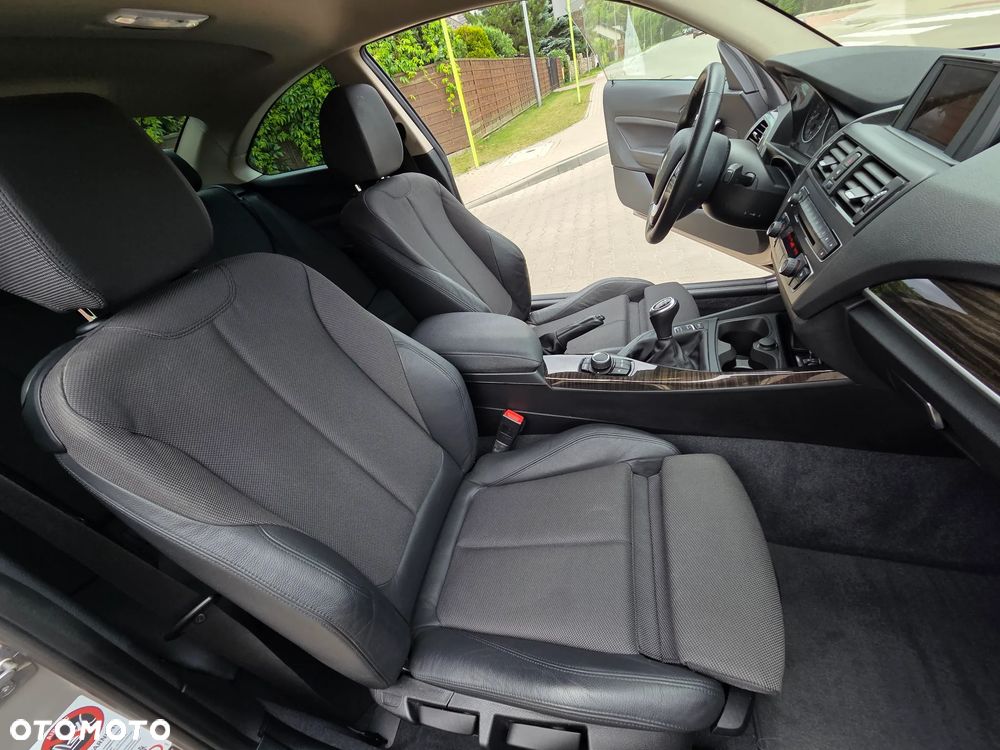 BMW Seria 2 220i Advantage - 38