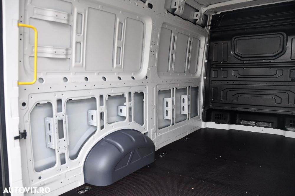 Volkswagen Crafter 2.0 CD MWB - 9