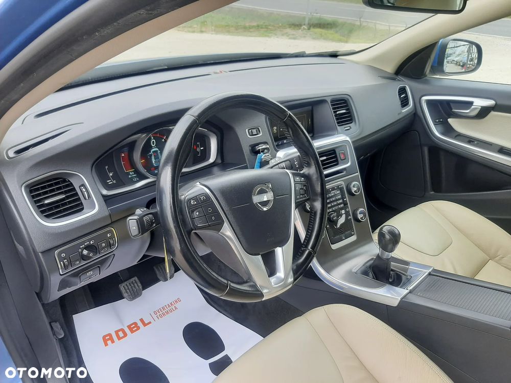 Volvo V60 D4 Business Edition - 16