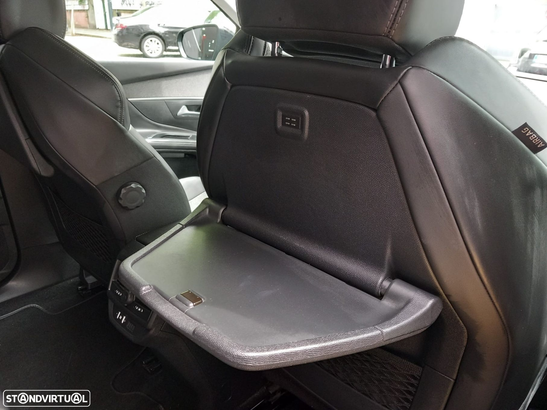 Peugeot 5008 1.5 BlueHDi Allure EAT8 - 28