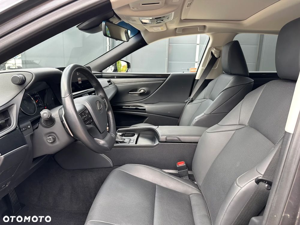 Lexus ES 300h Business Edition - 30