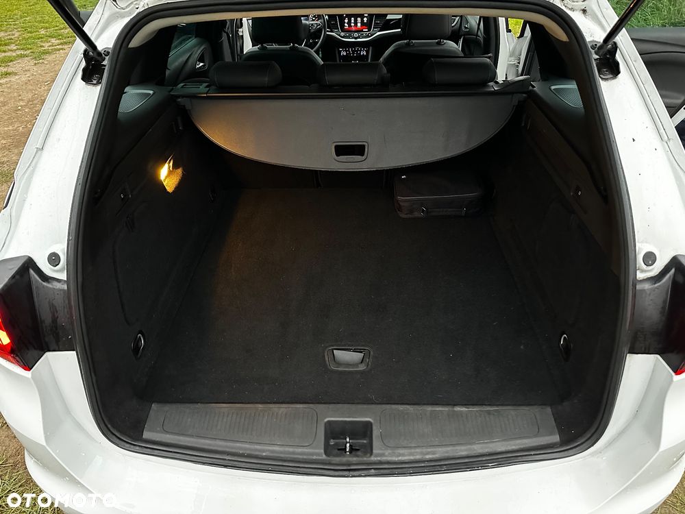 Opel Astra 1.4 T Elite S&S - 23