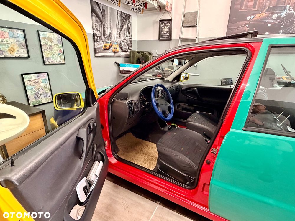 Volkswagen Polo - 12