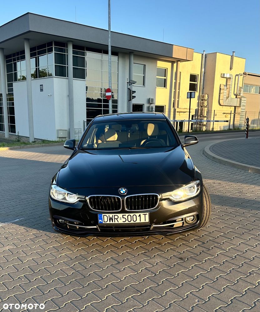 BMW Seria 3 330i Luxury Line sport - 2