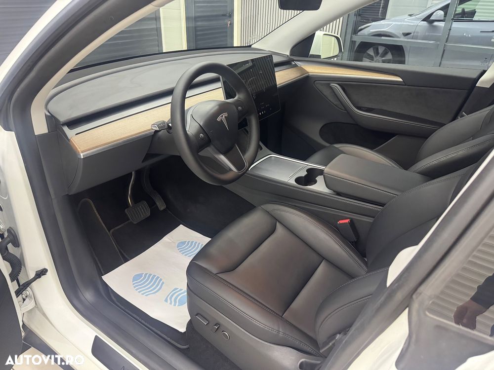 Tesla Model Y Long Range Dual Motor AWD - 5