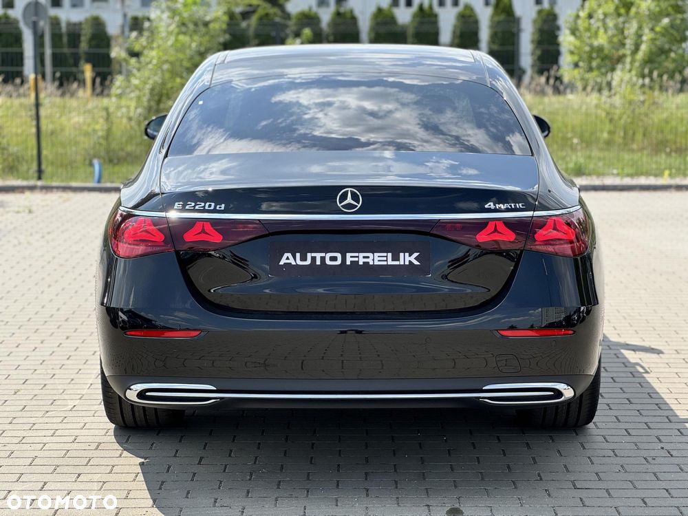 Mercedes-Benz Klasa E 220 d mHEV 4-Matic Exclusive 9G-Tronic - 11