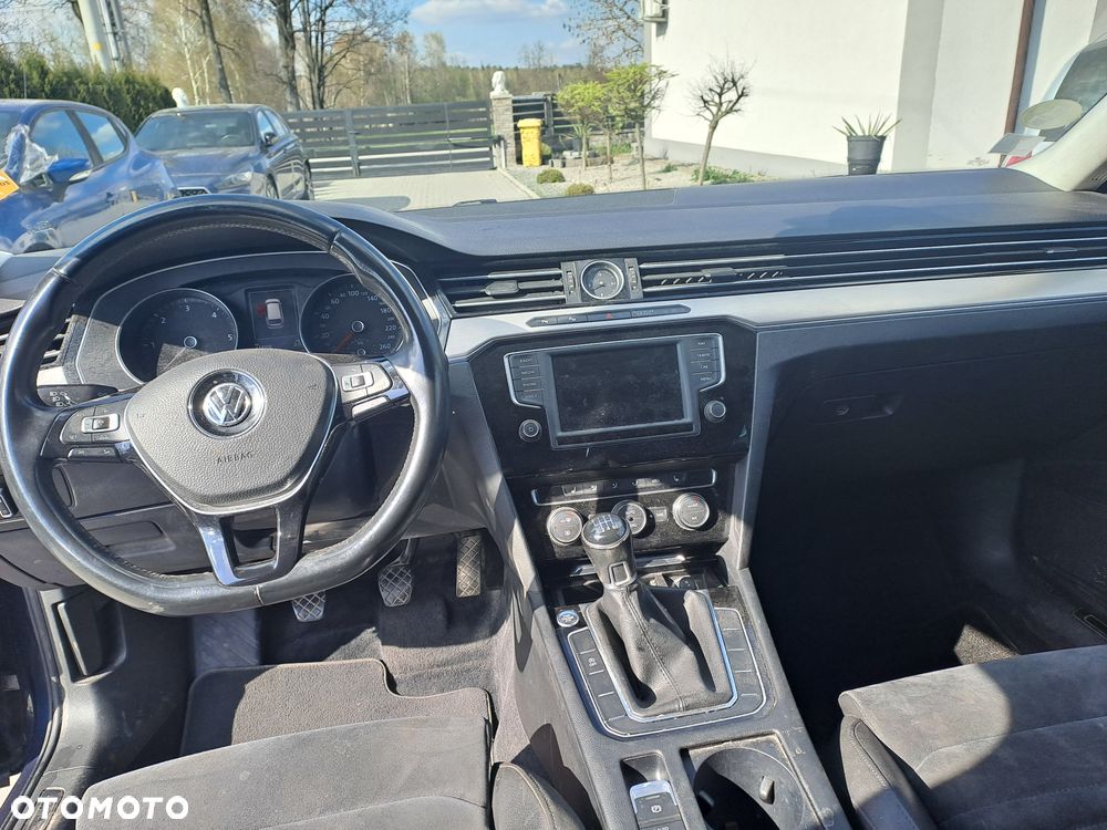 Volkswagen Passat 2.0 TDI (BlueMotion Technology) Highline - 12