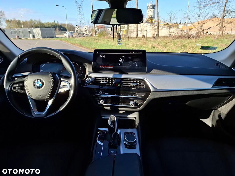 BMW Seria 5 518d - 10
