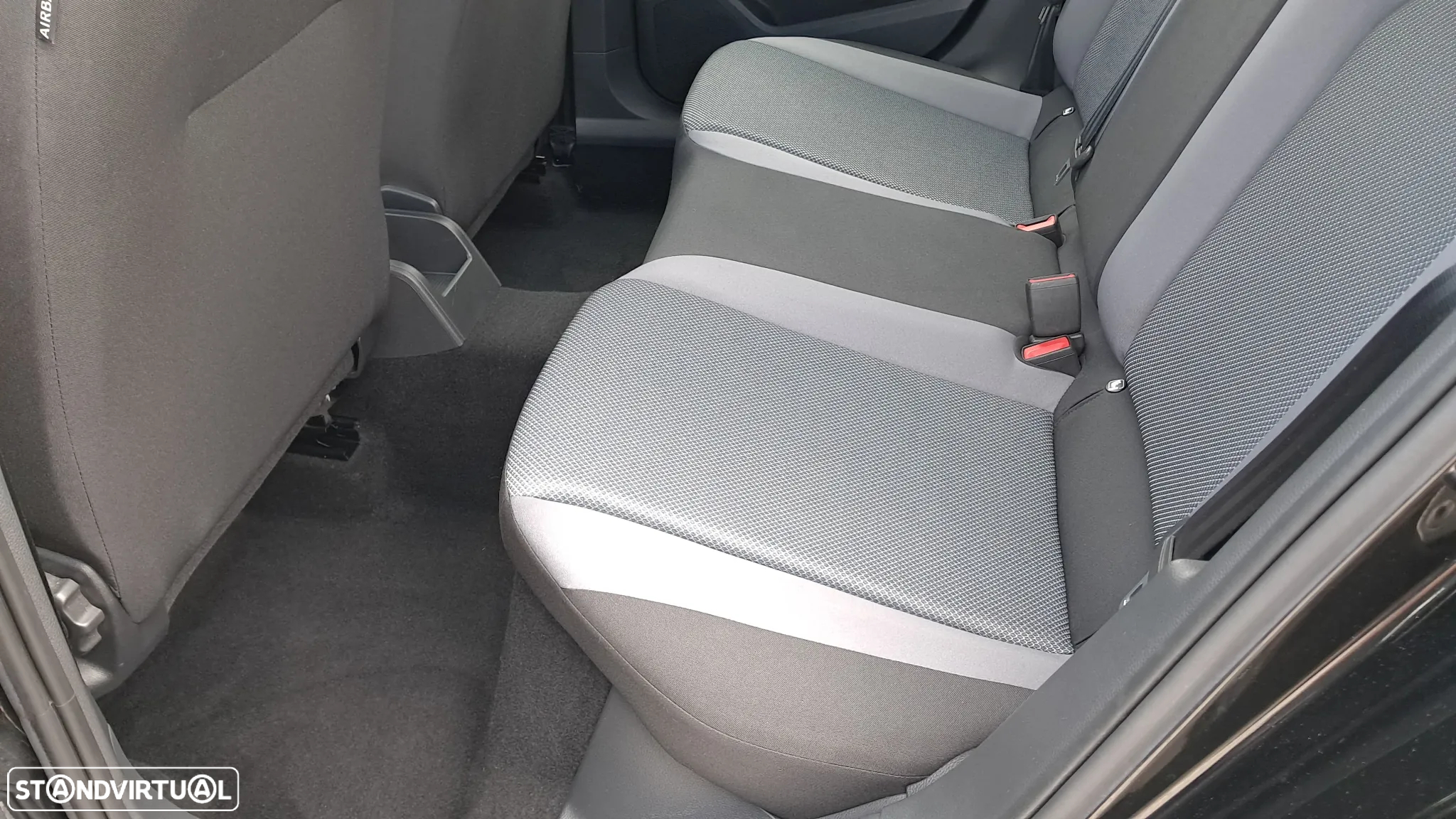 SEAT Arona 1.0 TSI Xcellence - 37