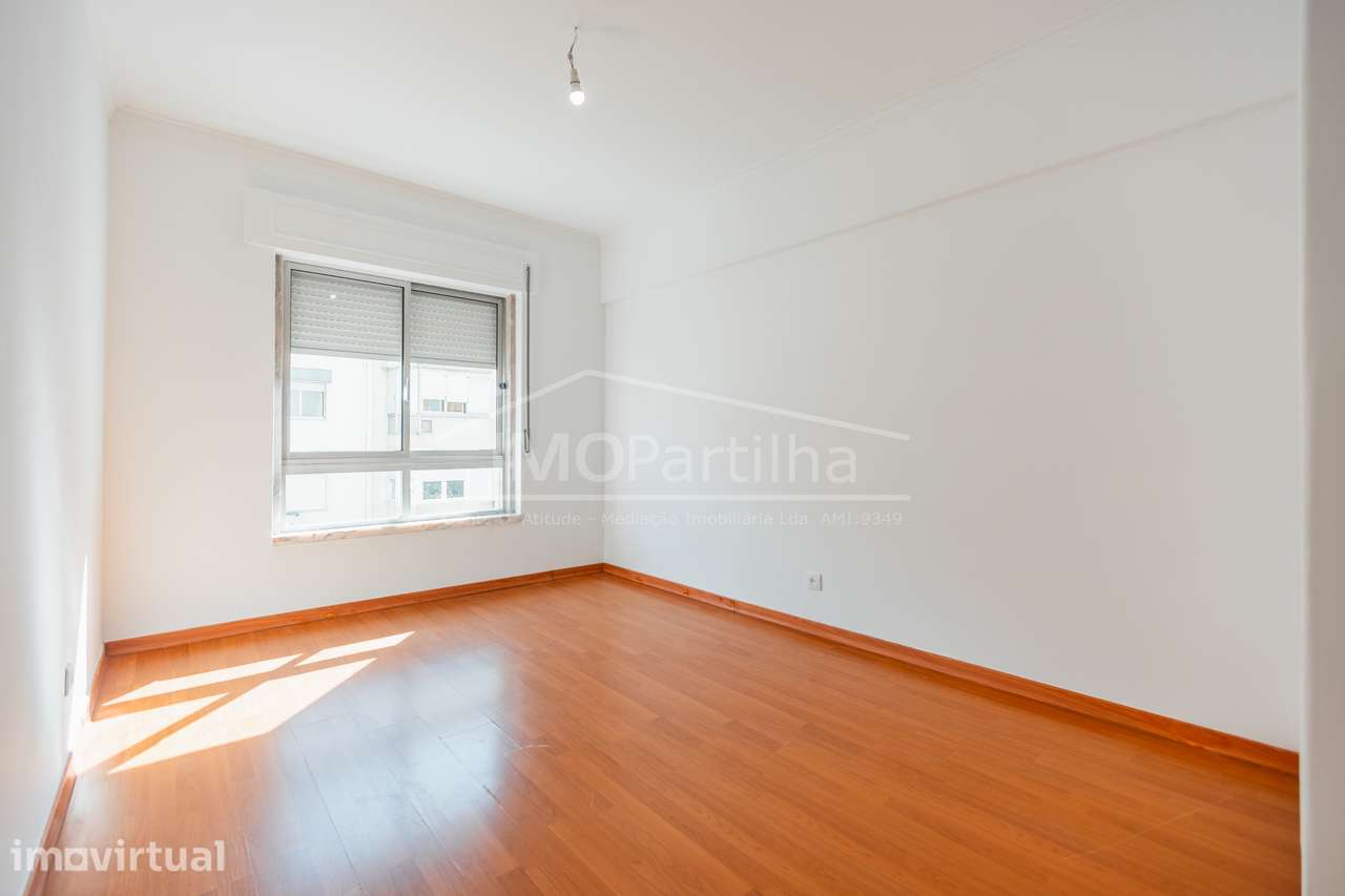 Apartamento T2 em Monte Abrão com arrecadação! - Grande imagem: 4/15