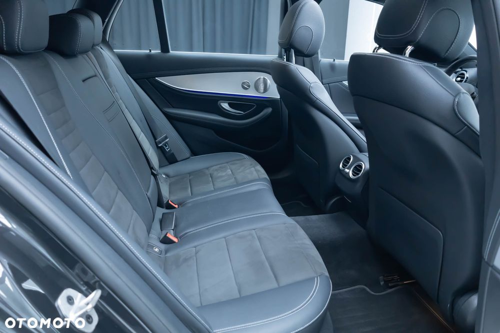 Mercedes-Benz Klasa E 300 de 4Matic 9G-TRONIC AMG Line - 37