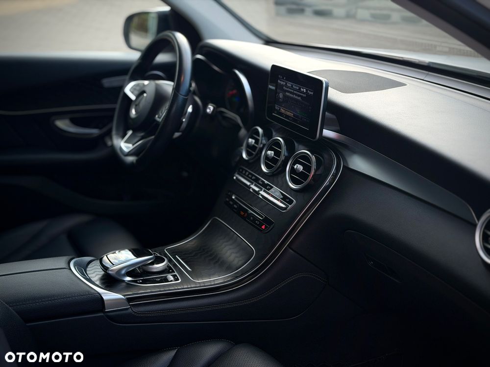 Mercedes-Benz GLC - 16