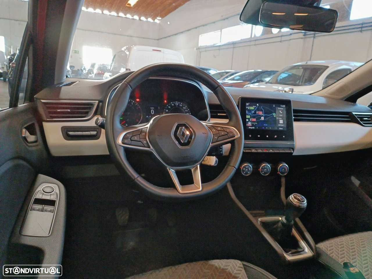 Renault Clio - 12