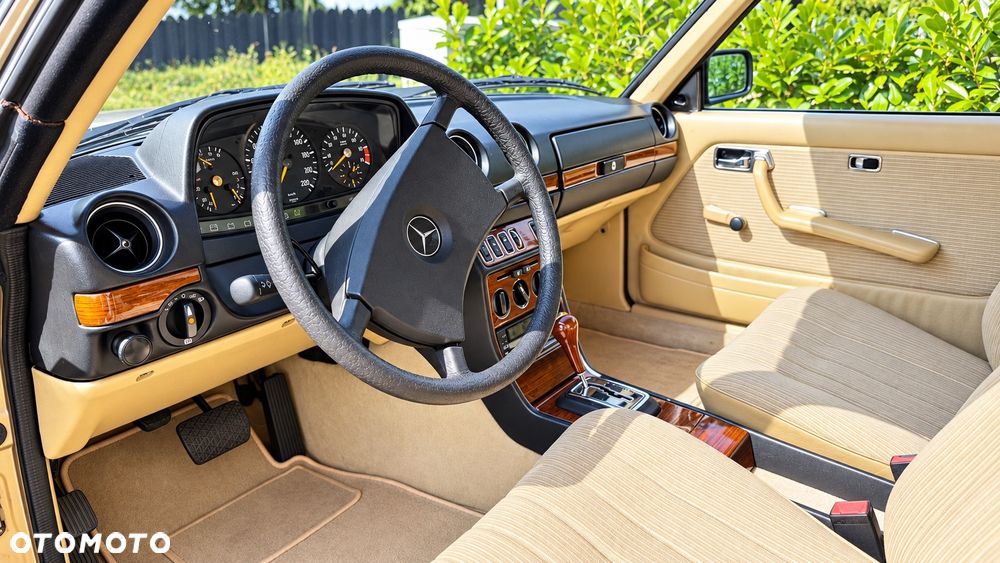 Mercedes-Benz W123 - 8