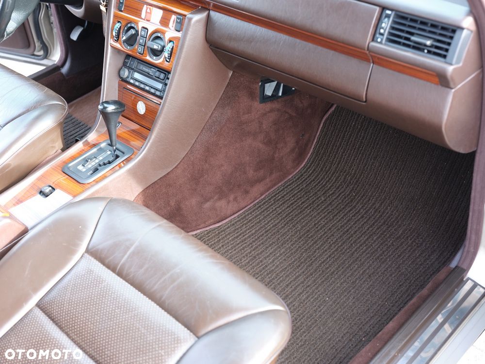 Mercedes-Benz W124 (1984-1993) - 11