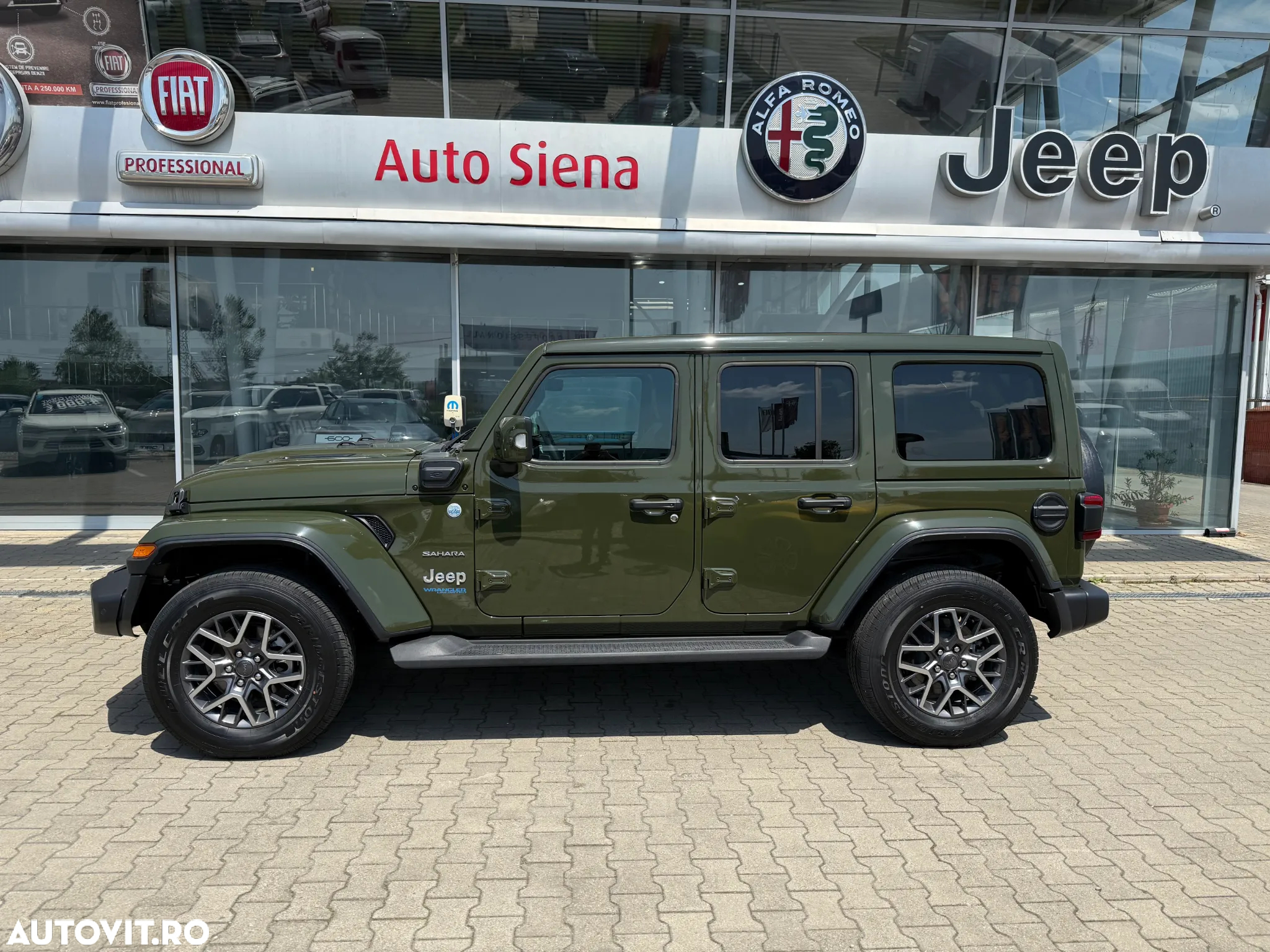 Jeep Wrangler Unlimited 2.0 4xe Plug-In Hybrid Softtop Sahara - 4