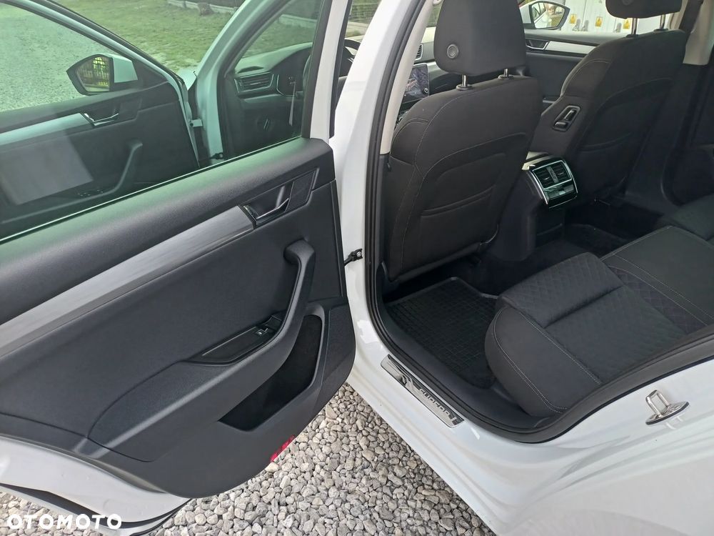 Skoda Superb 2.0 TDI Style - 34