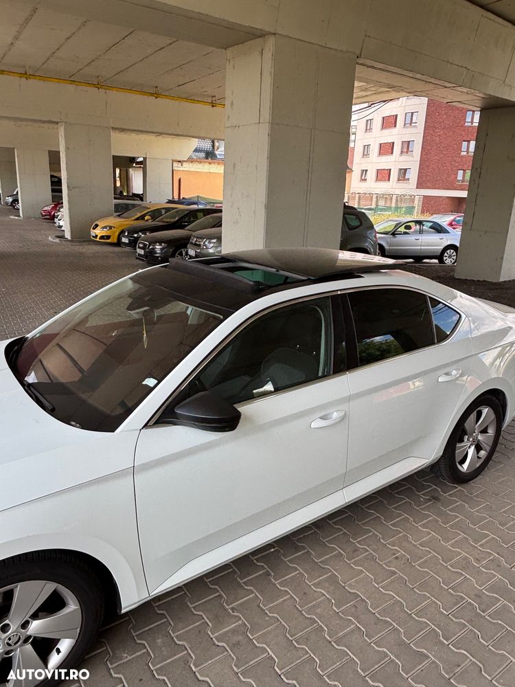 Skoda Superb 2.0 TDI DSG Sportline - 6
