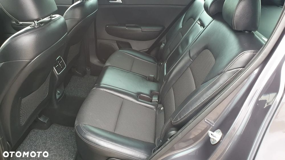 Kia Sportage 1.7 CRDI 2WD ISG Spirit - 12