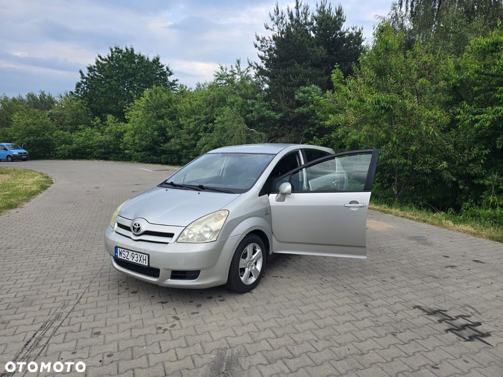 Toyota Corolla Verso - 3