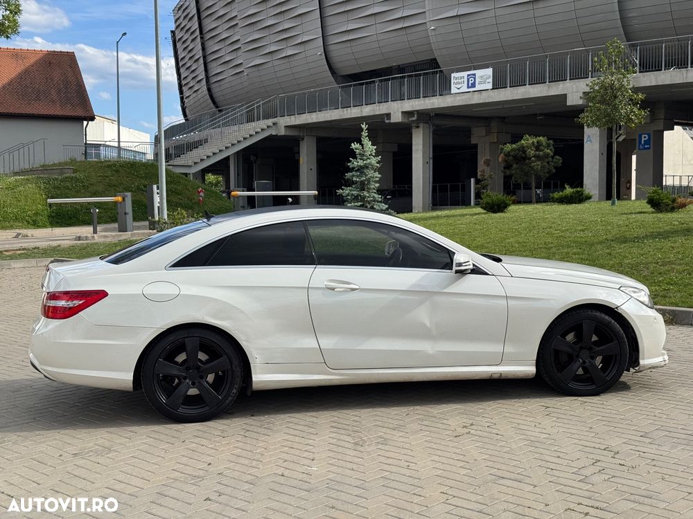 Mercedes-Benz E 220 CDI DPF BlueEFFICIENCY 7G-TRONIC Avantgarde - 4
