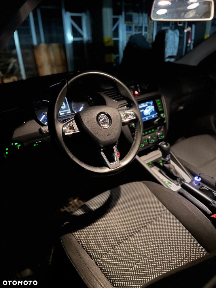 Skoda Octavia 1.6 TDI Ambition DSG - 10